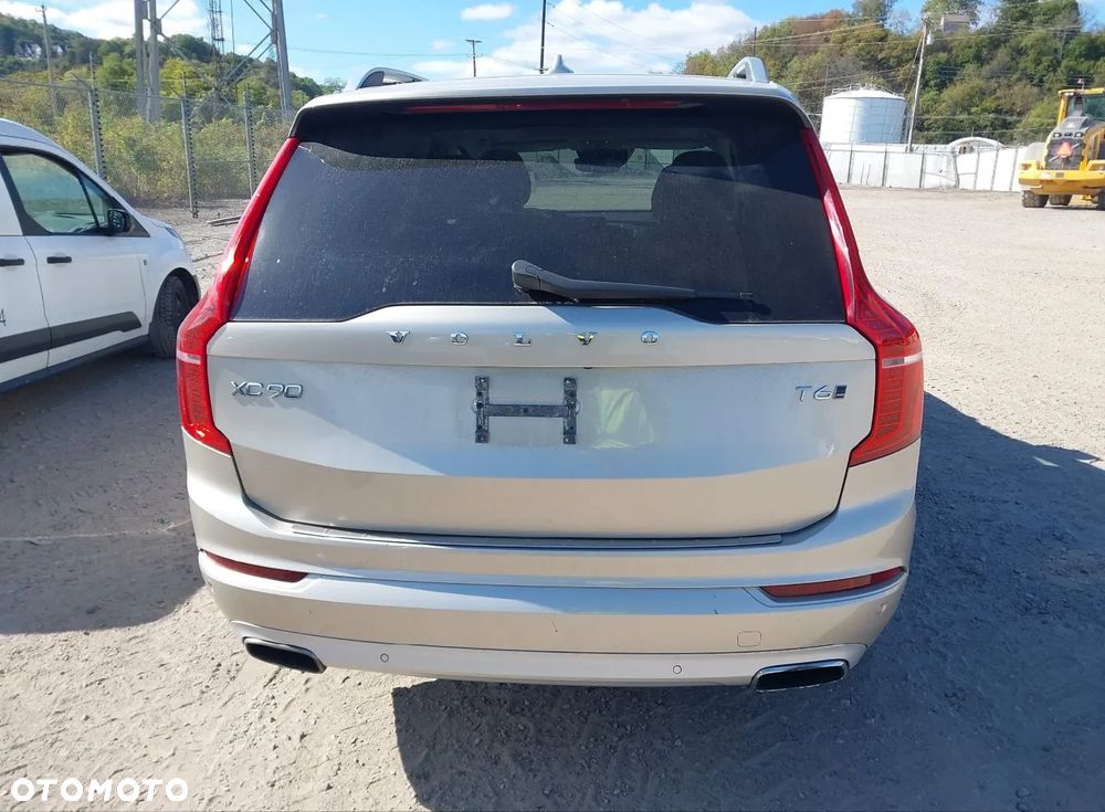 Volvo XC 90 - 3