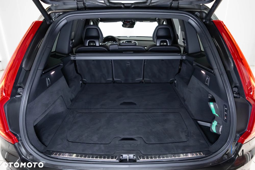 Volvo XC 90 B5 D AWD Ultimate Dark - 36