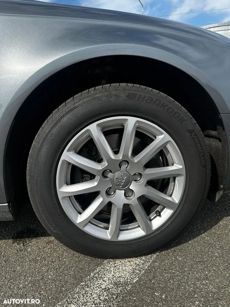 Audi A4 2.0 TDI DPF multitronic Attraction - 12