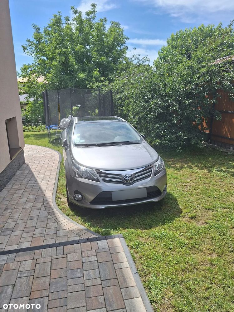 Toyota Avensis 2.0 D-4D Comfort - 1