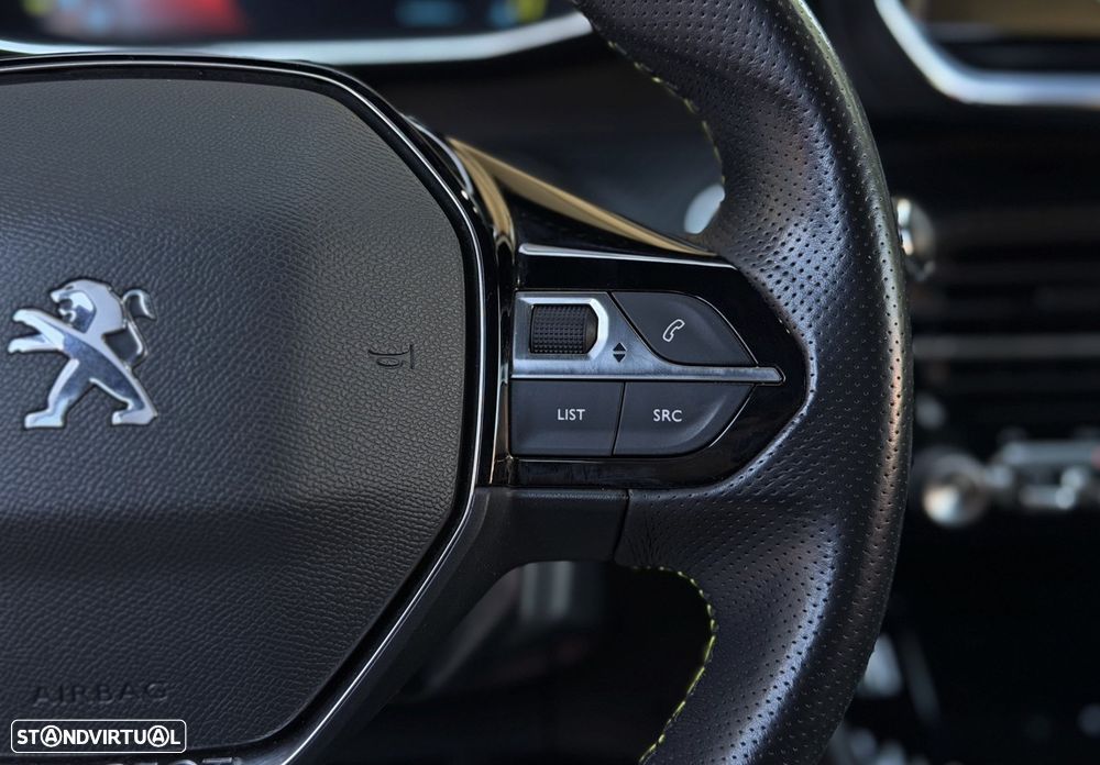 Peugeot e-2008 50 kWh GT - 10