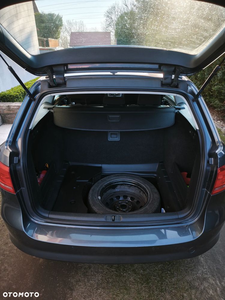 Volkswagen Passat 1.6 TDI BlueMotion Technology Trendline - 29