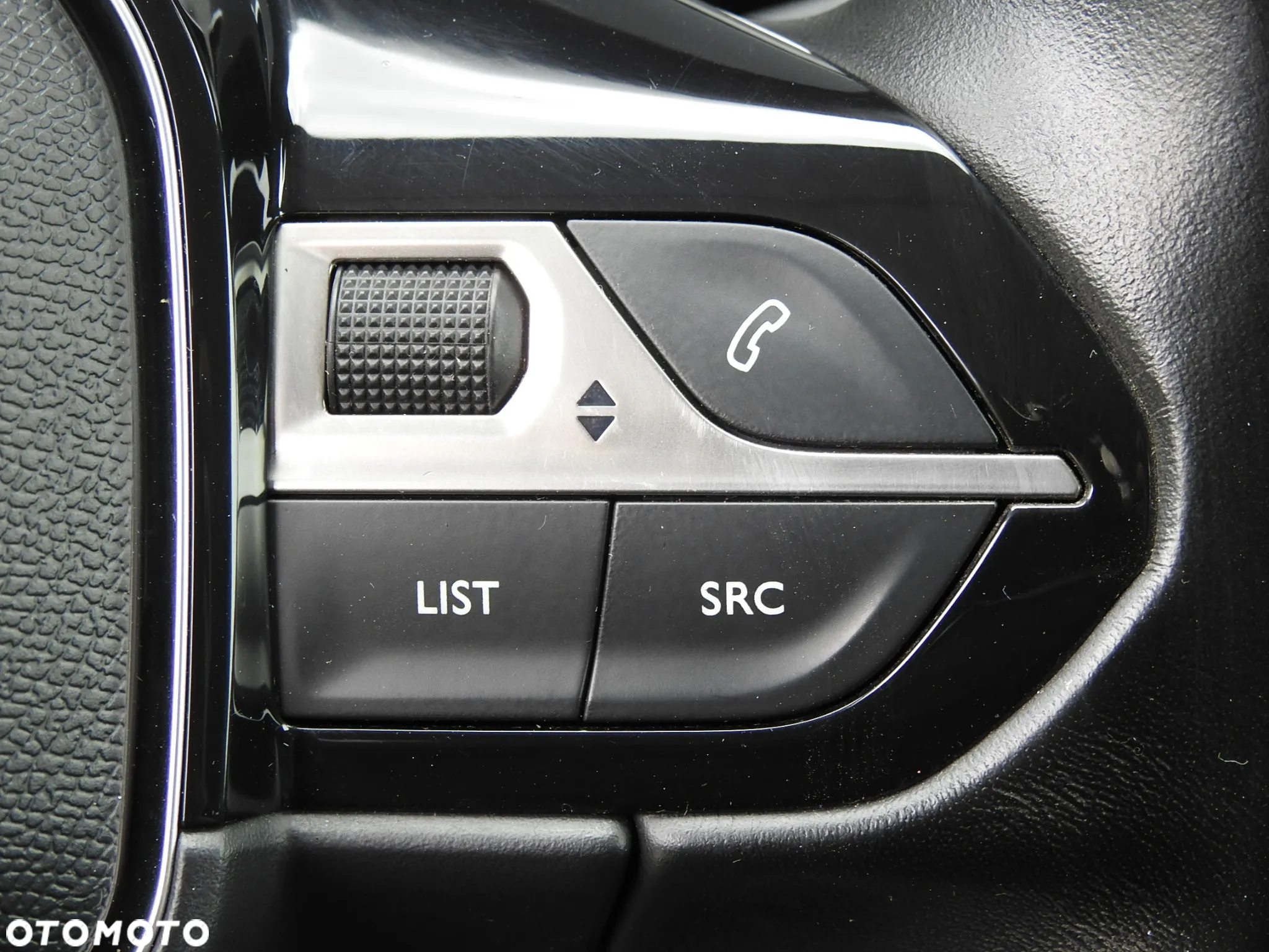 Peugeot 3008 1.6 BlueHDi Allure S&S - 23