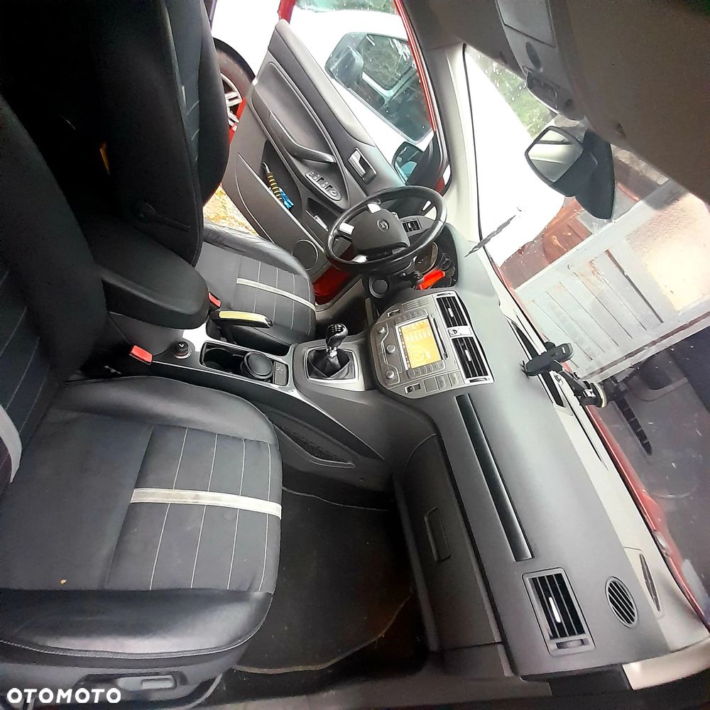 Ford Kuga 2.0 TDCi 2x4 Titanium - 9