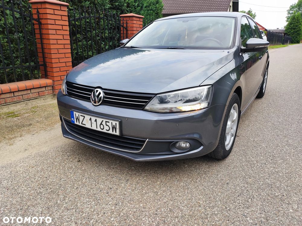 Volkswagen Jetta 2.0 TDI Highline DSG - 8