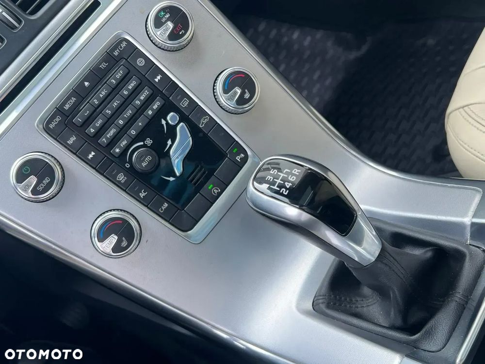 Volvo XC 60 2.4D AWD Summum - 14