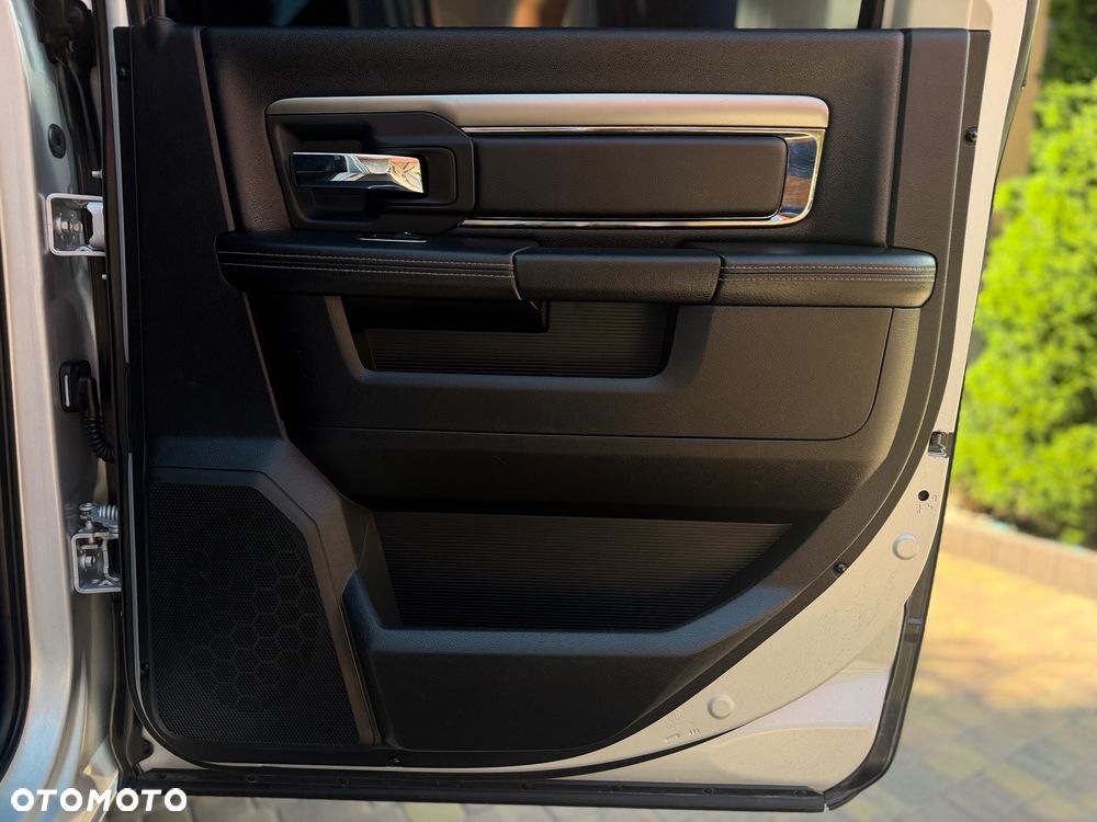 Dodge RAM 5.7 4x4 - 20