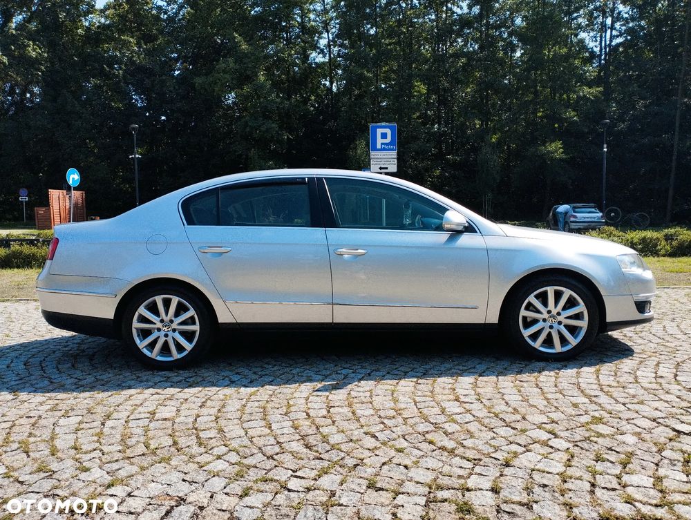 Volkswagen Passat 2.0 TDI DSG Highline - 16