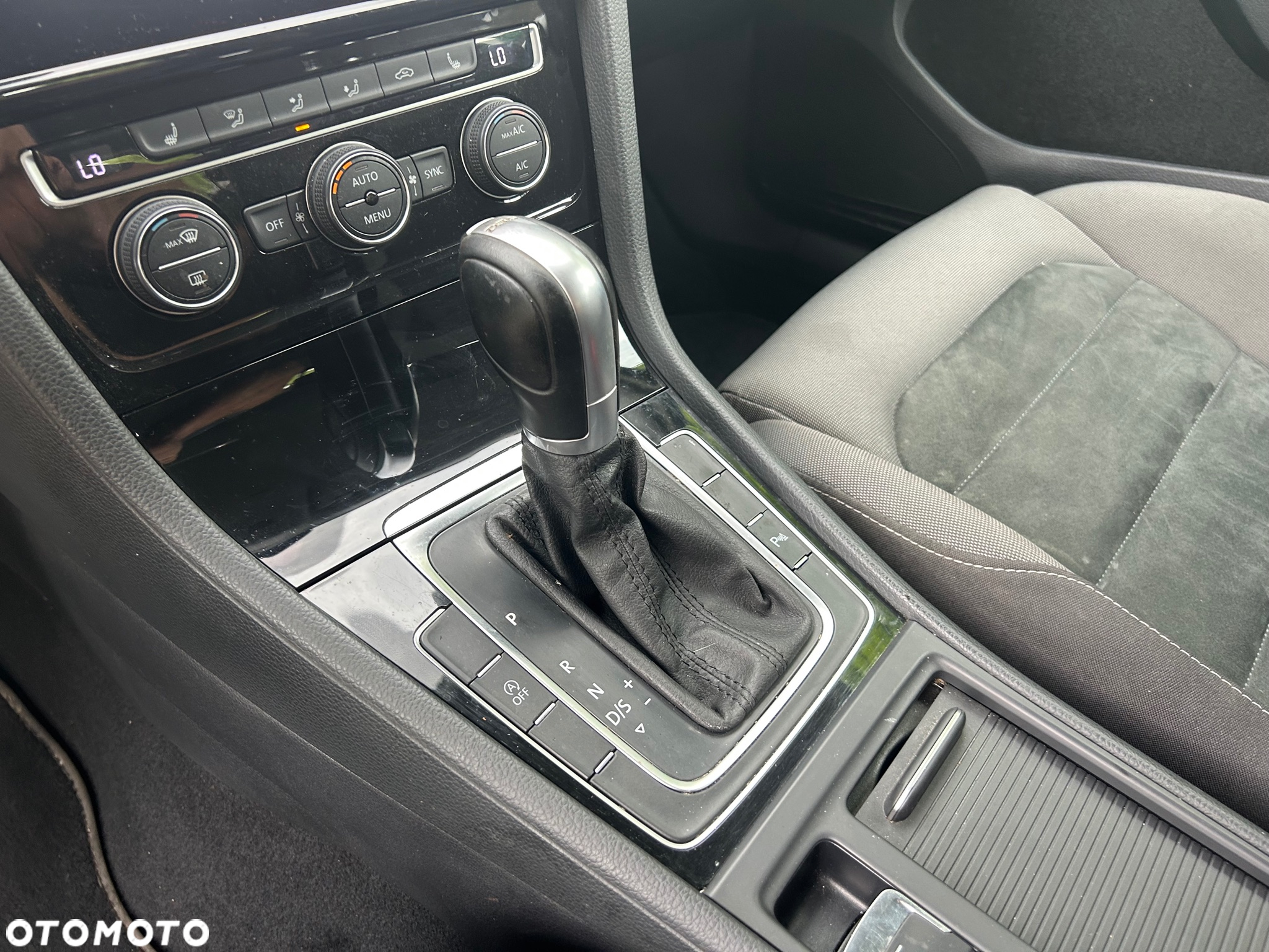 Volkswagen Golf VII 1.5 TSI BMT Evo Highline DSG - 28