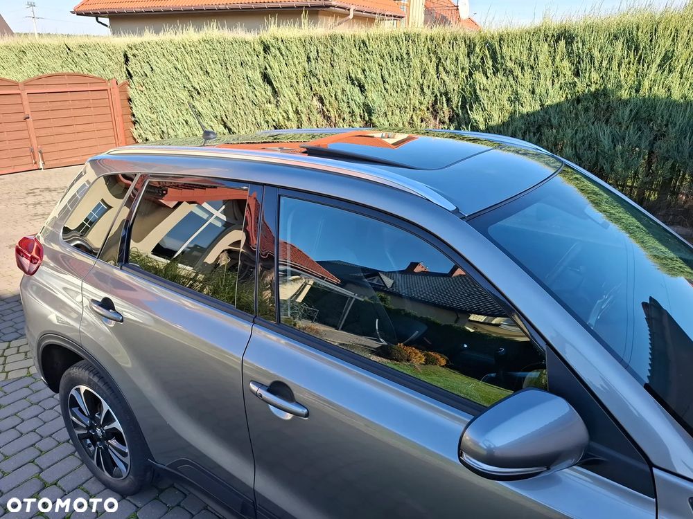 Suzuki Vitara 1.0 Boosterjet Premium 4WD - 24