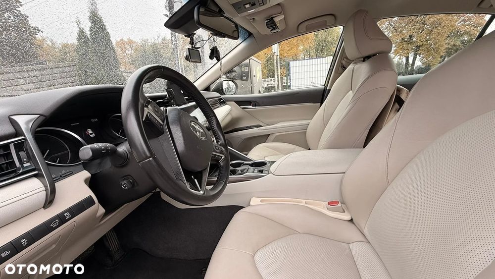 Toyota Camry 2.5 Hybrid Executive CVT - 11