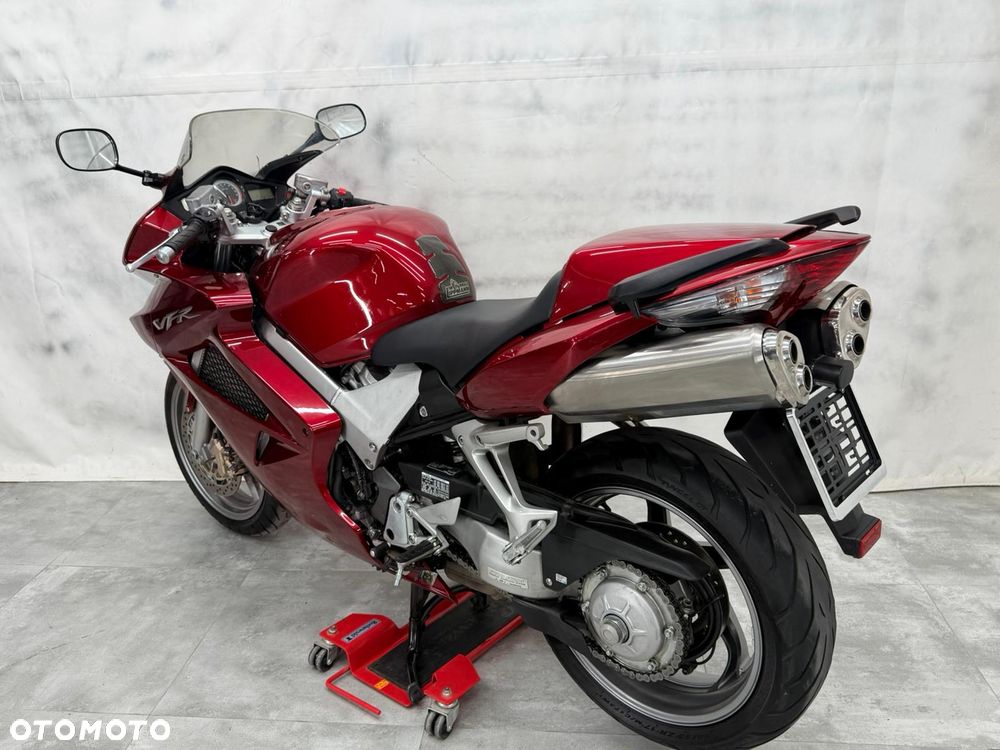 Honda VFR - 3
