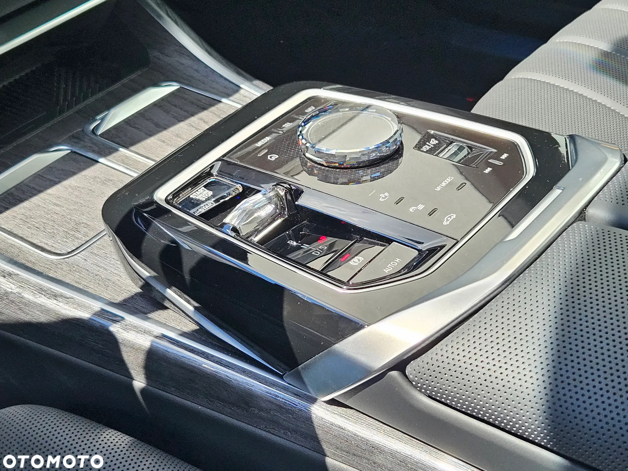 BMW Seria 7 M760e PHEV xDrive sport - 11