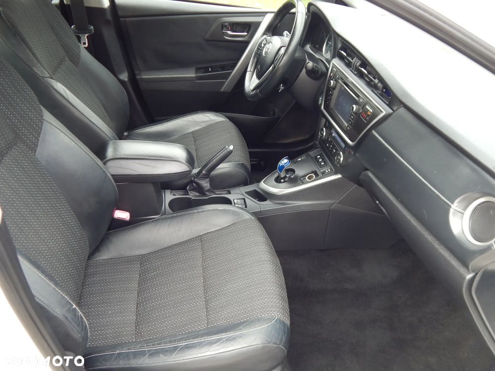 Toyota Auris 1.8 HSD Luna - 13
