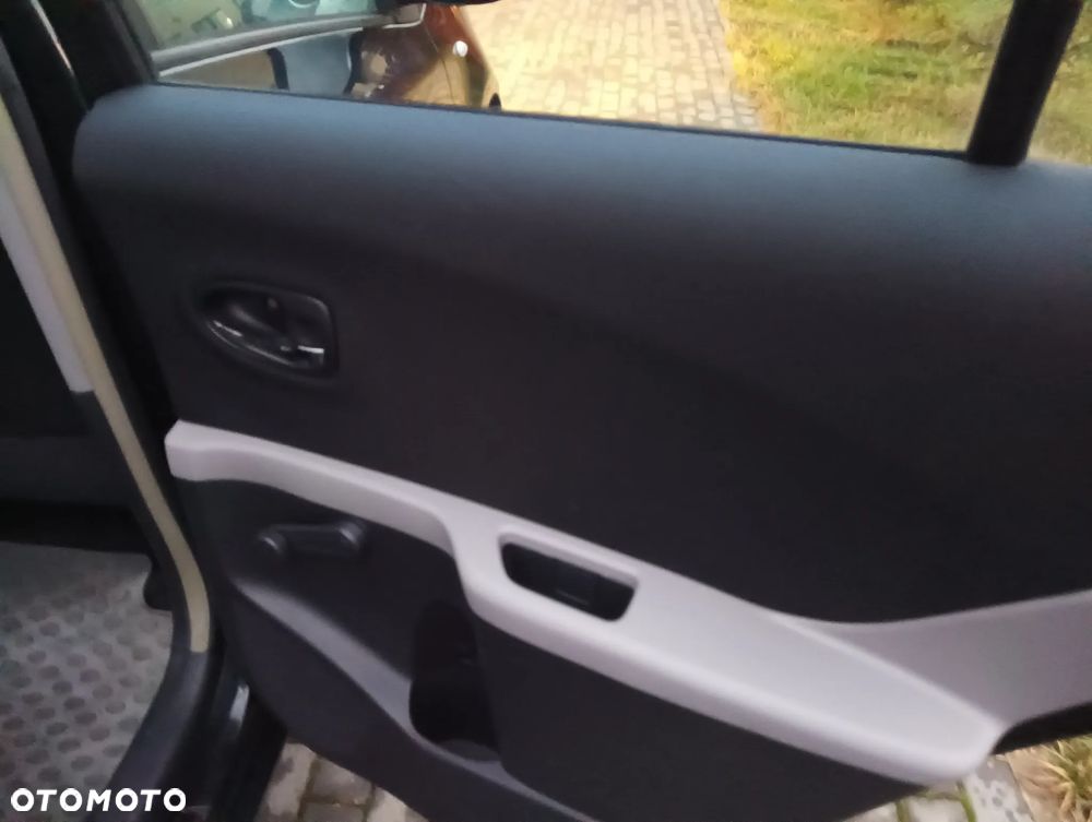 Toyota Yaris 1.33 VVT-i Cool - 21