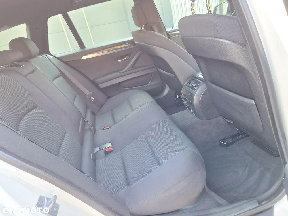 BMW Seria 5 520d Luxury Line - 13