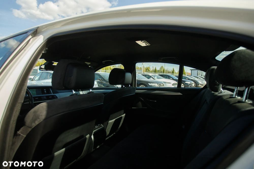 BMW Seria 5 520d Sport-Aut - 21