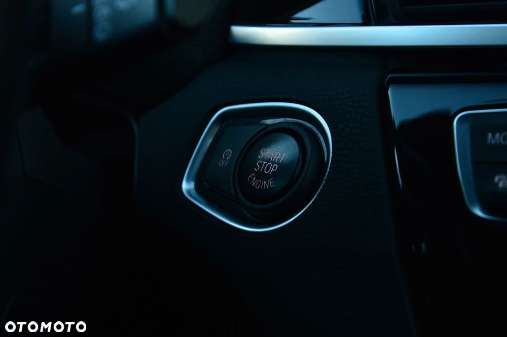 BMW X1 sDrive18i xLine - 23