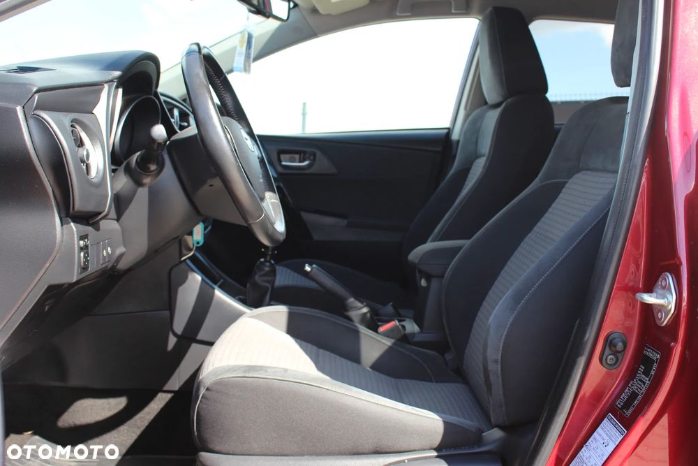 Toyota Auris 1.6 Premium Comfort - 28