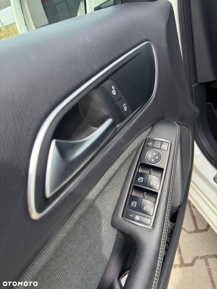 Mercedes-Benz Klasa A 180 d BlueEFFICIENCY Edition Style - 13