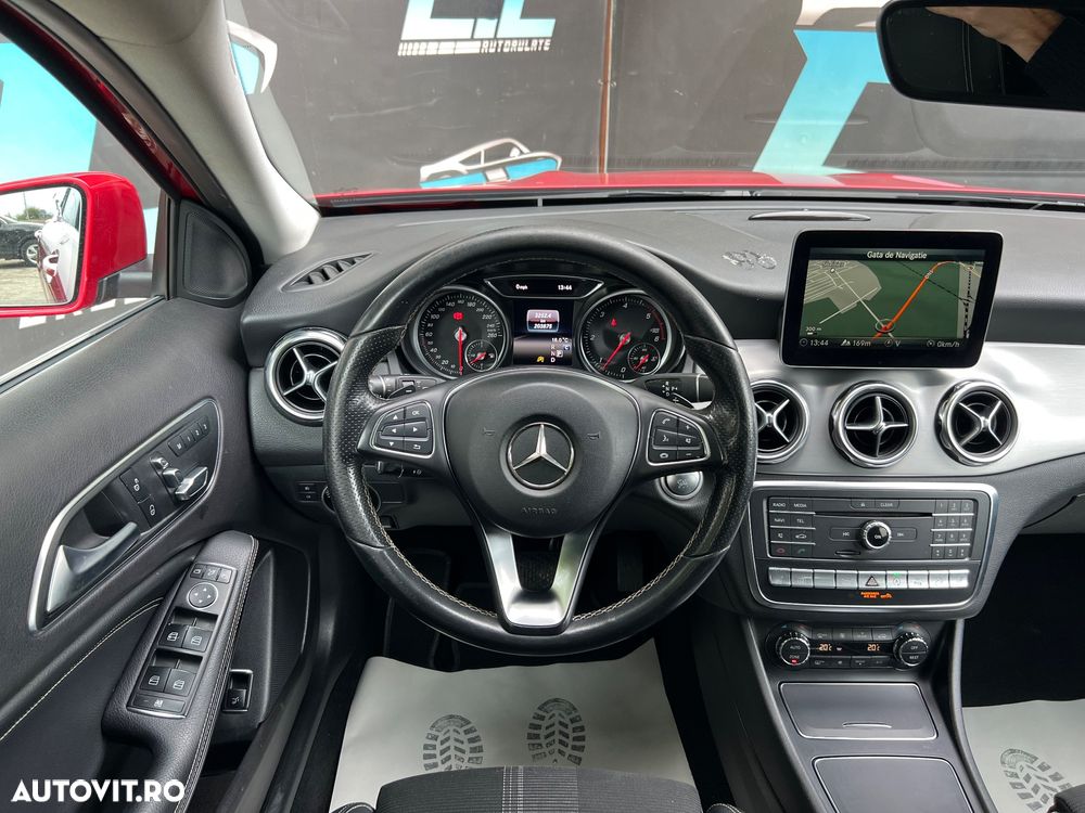Mercedes-Benz GLA 220 d 4Matic 7G-DCT Style - 8