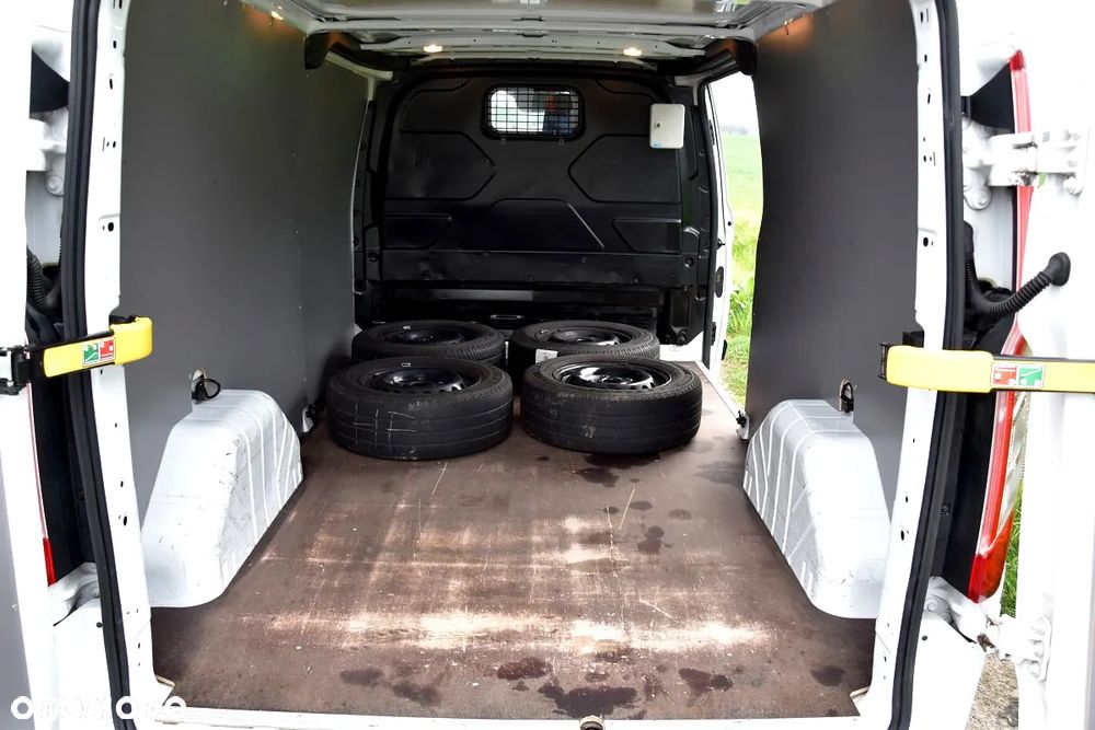 Ford TRANSIT CUSTOM 320 L2H1 - 15