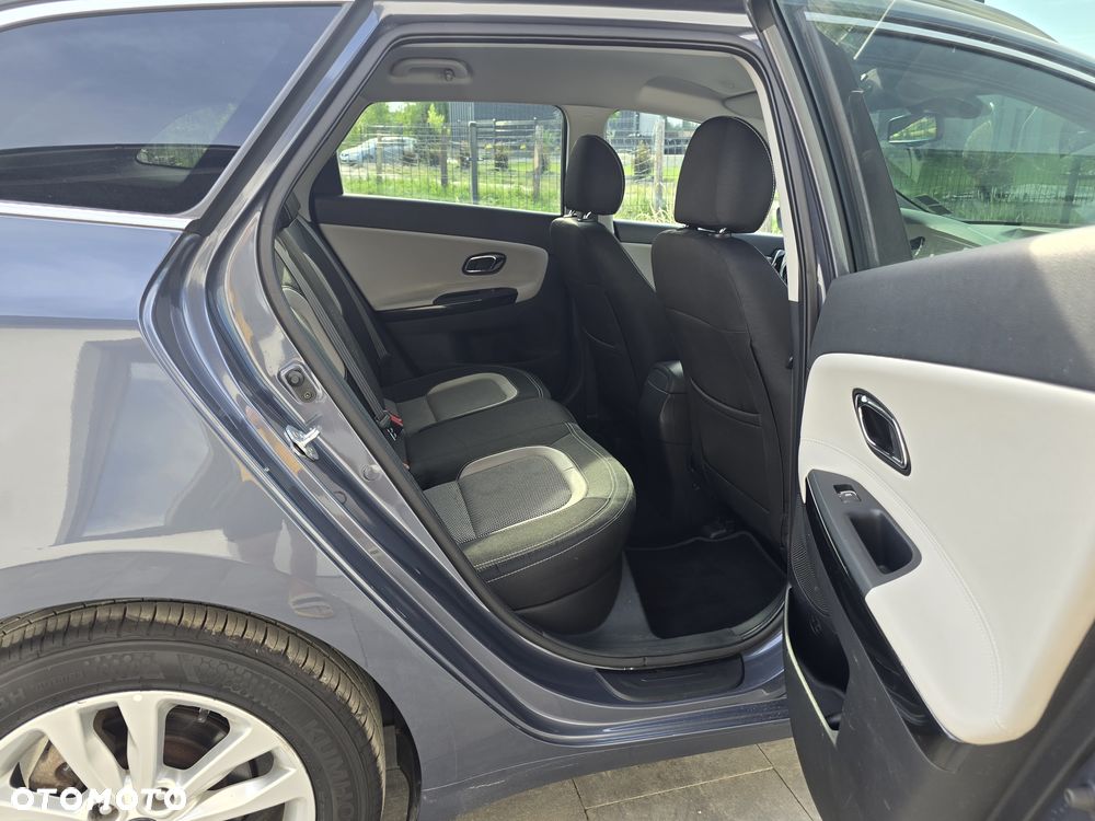 Kia Ceed 1.6 GDI Dream Team Edition - 25