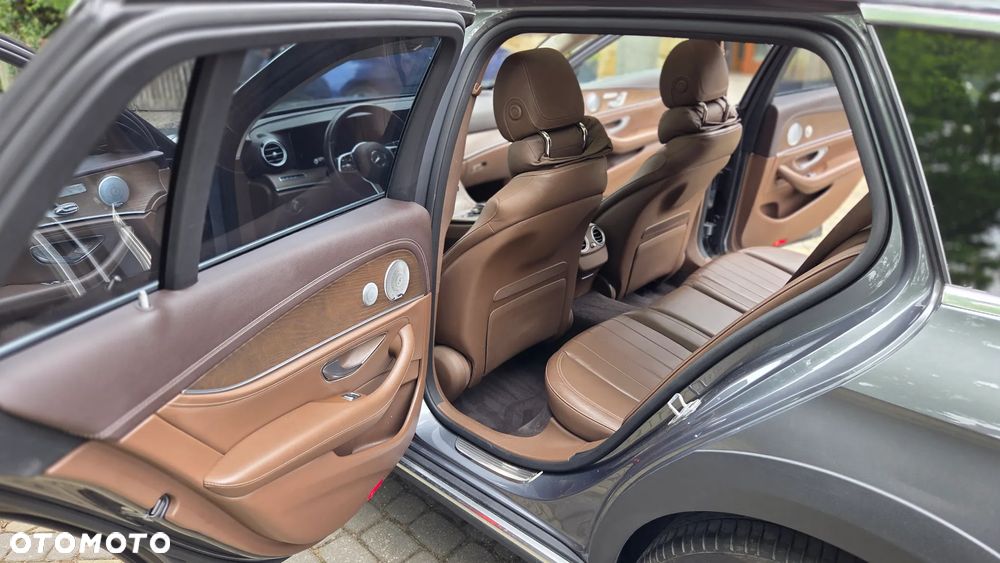 Mercedes-Benz Klasa E 220 d 4-Matic All-Terrain - 12