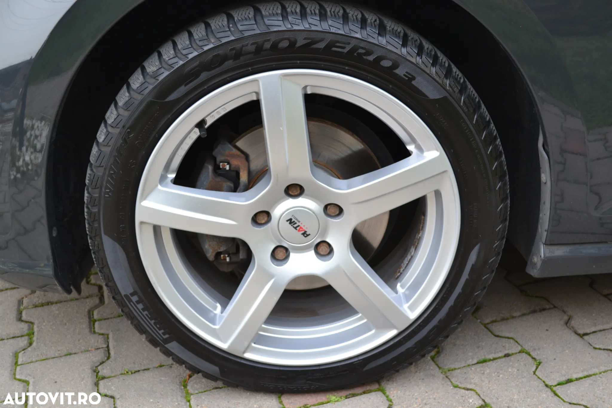 Volkswagen Golf - 10