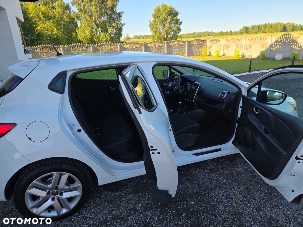 Renault Clio 1.2 16V 75 LIMITED - 28