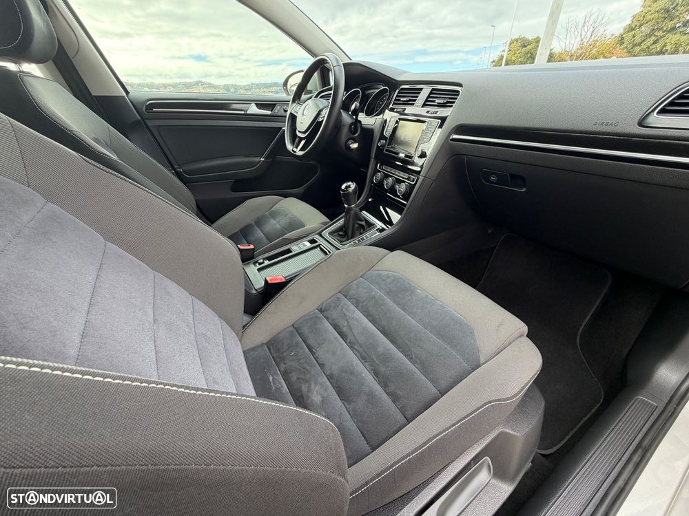 VW Golf 1.6 TDi Highline - 21