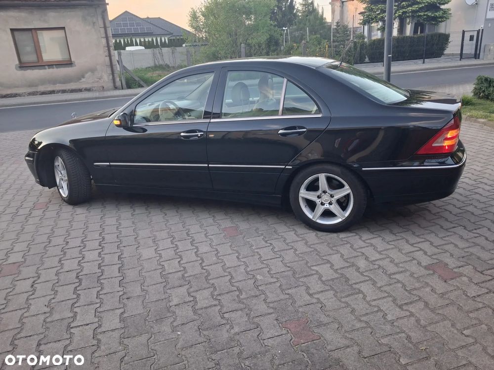 Mercedes-Benz Klasa C - 32