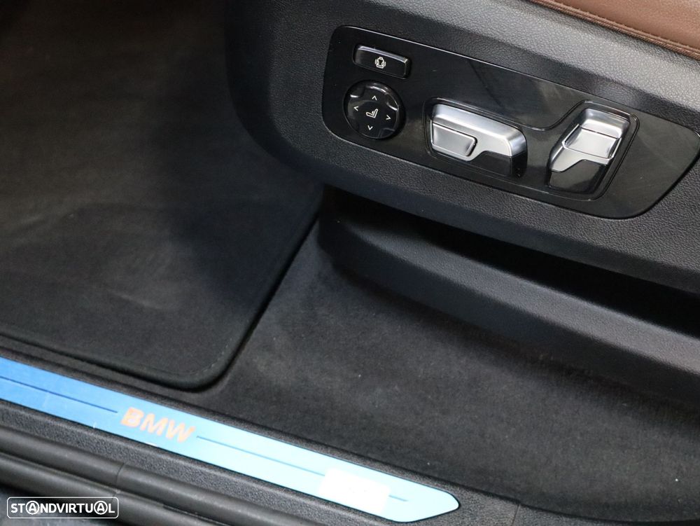 BMW X5 xDrive45e - 26