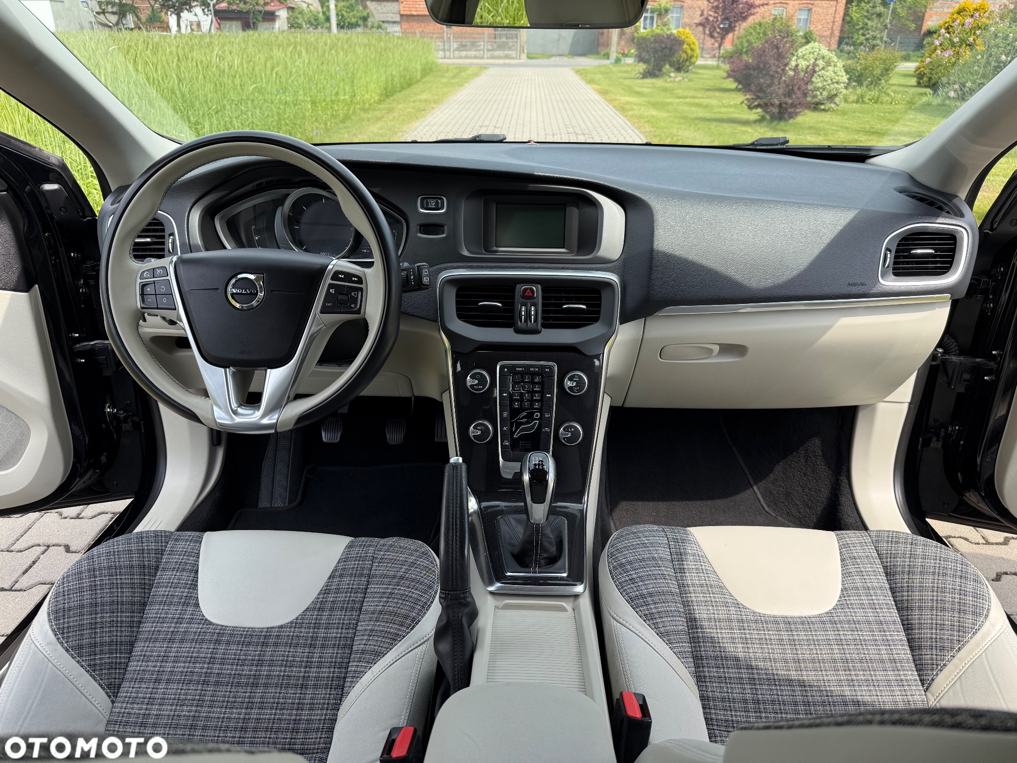 Volvo V40 D2 Momentum - 6