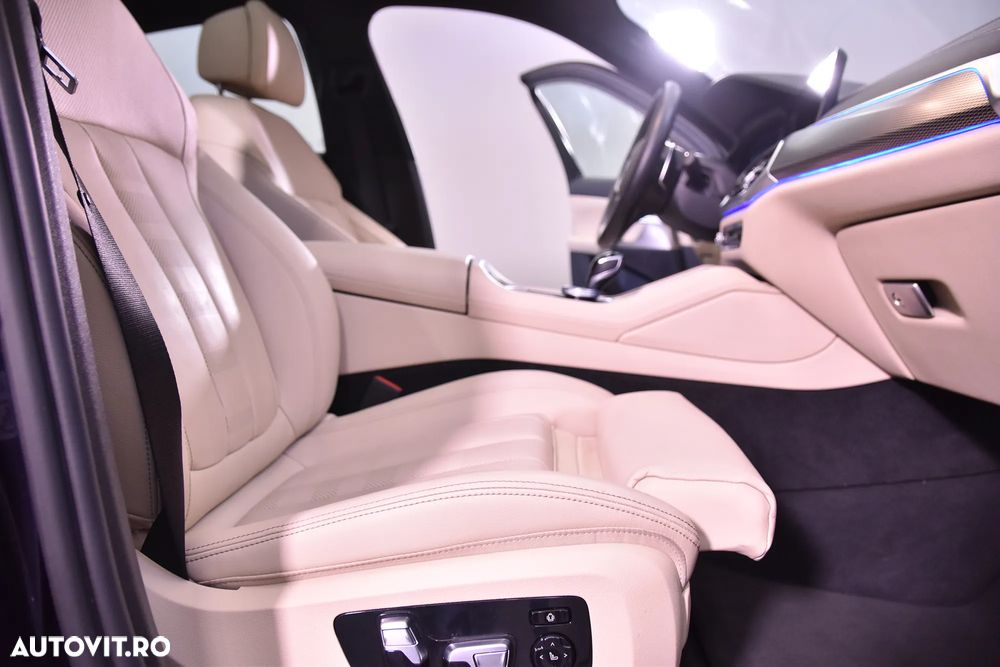 BMW X6 xDrive40i AT MHEV - 11