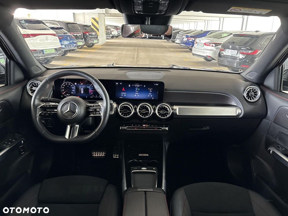 Mercedes-Benz GLB - 13