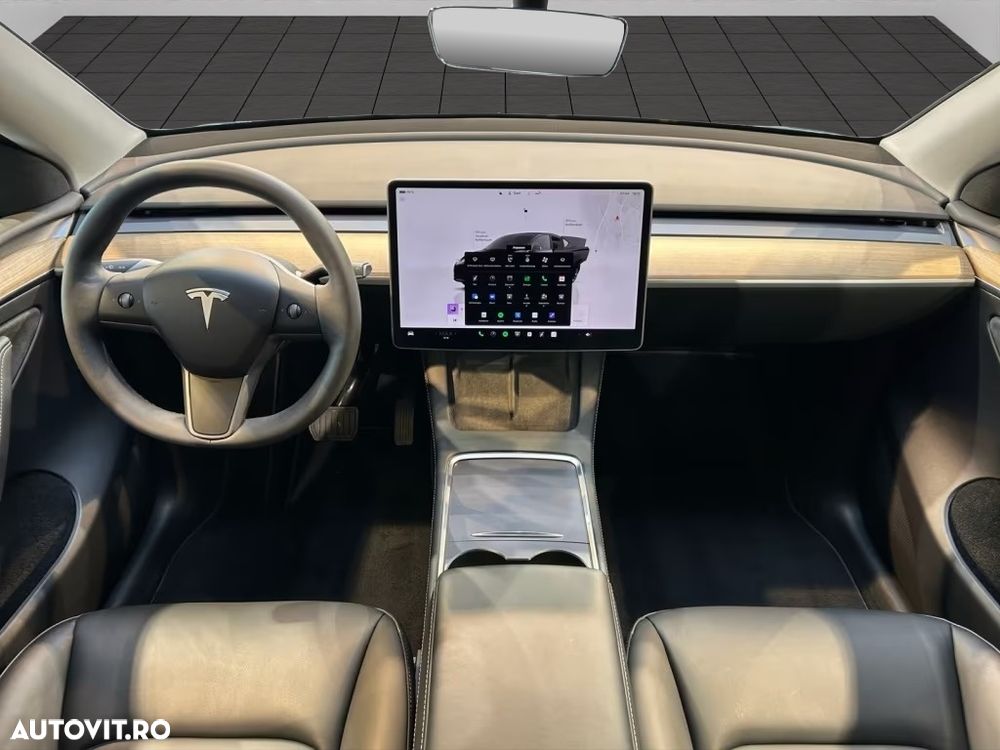 Tesla Model Y Long Range Dual Motor AWD - 12