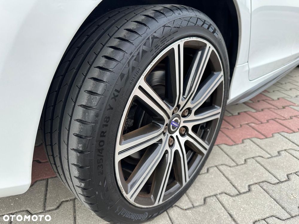 Volvo V60 D4 AWD Geartronic Summum - 37