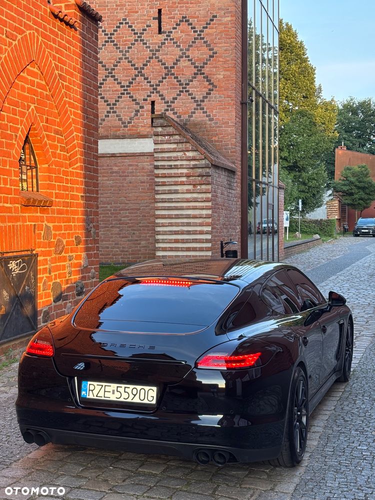 Porsche Panamera 4S - 14