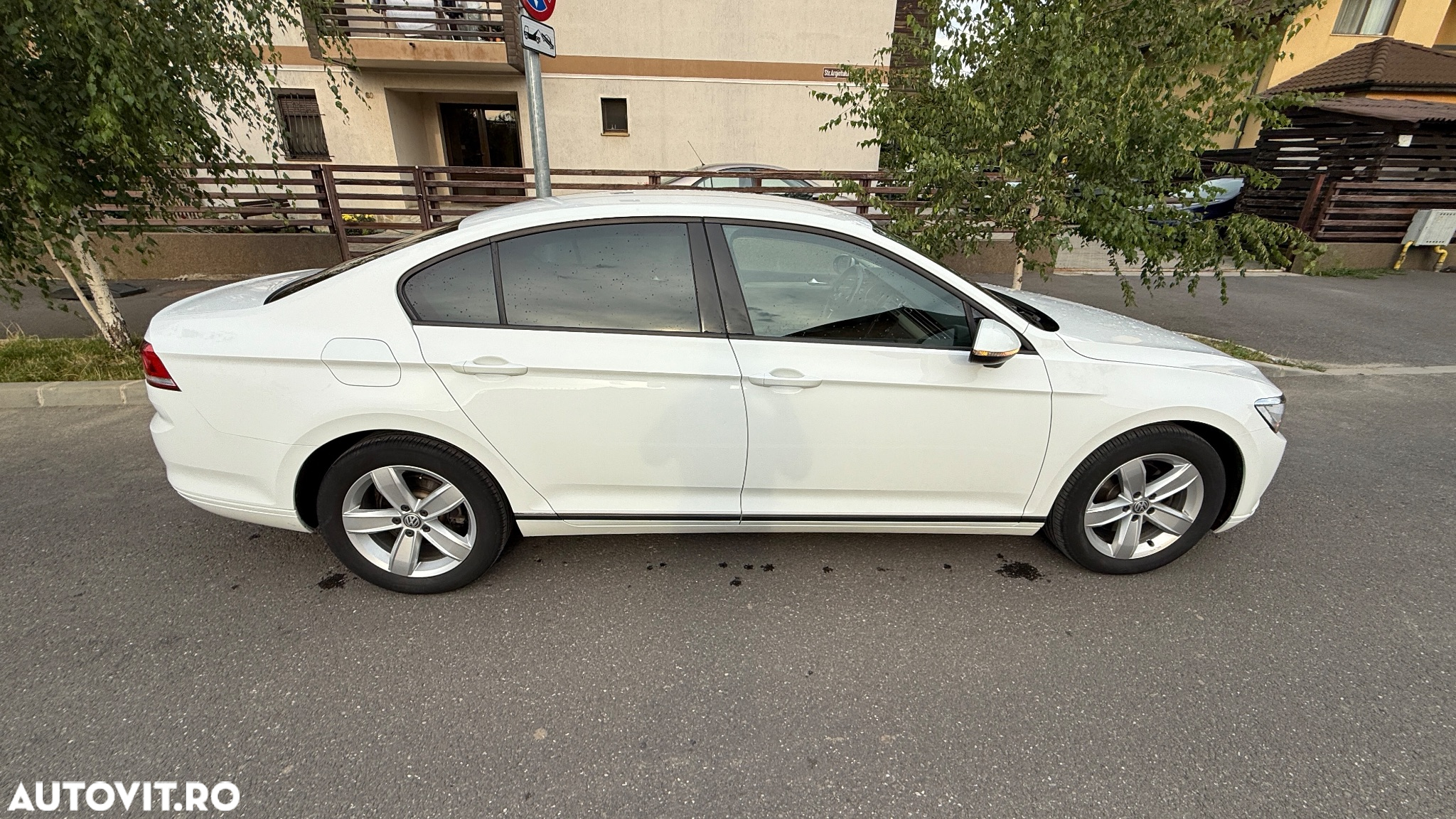 Volkswagen Passat 2.0 TDI Advance - 3