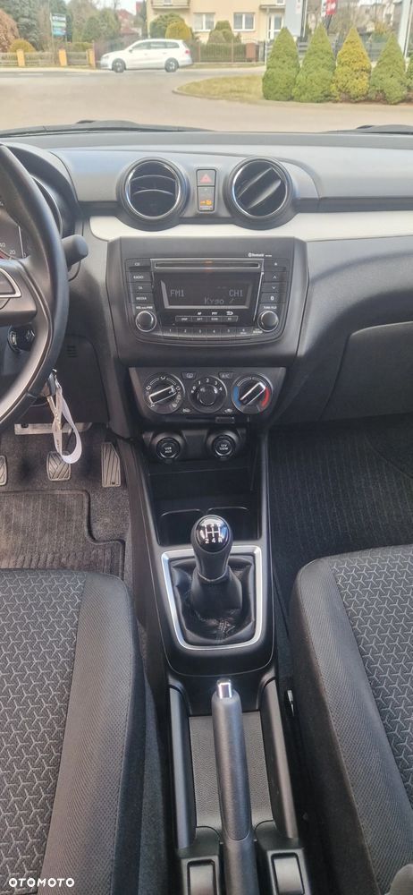 Suzuki Swift 1.2 SHVS Premium Plus - 16