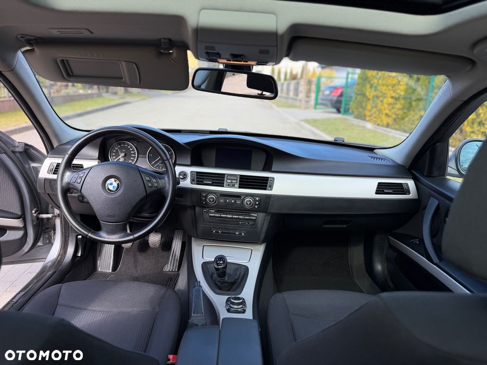 BMW Seria 3 320d - 27