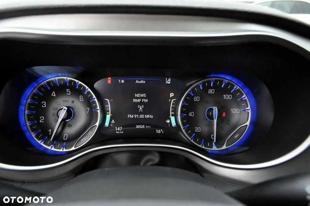Chrysler Pacifica - 32
