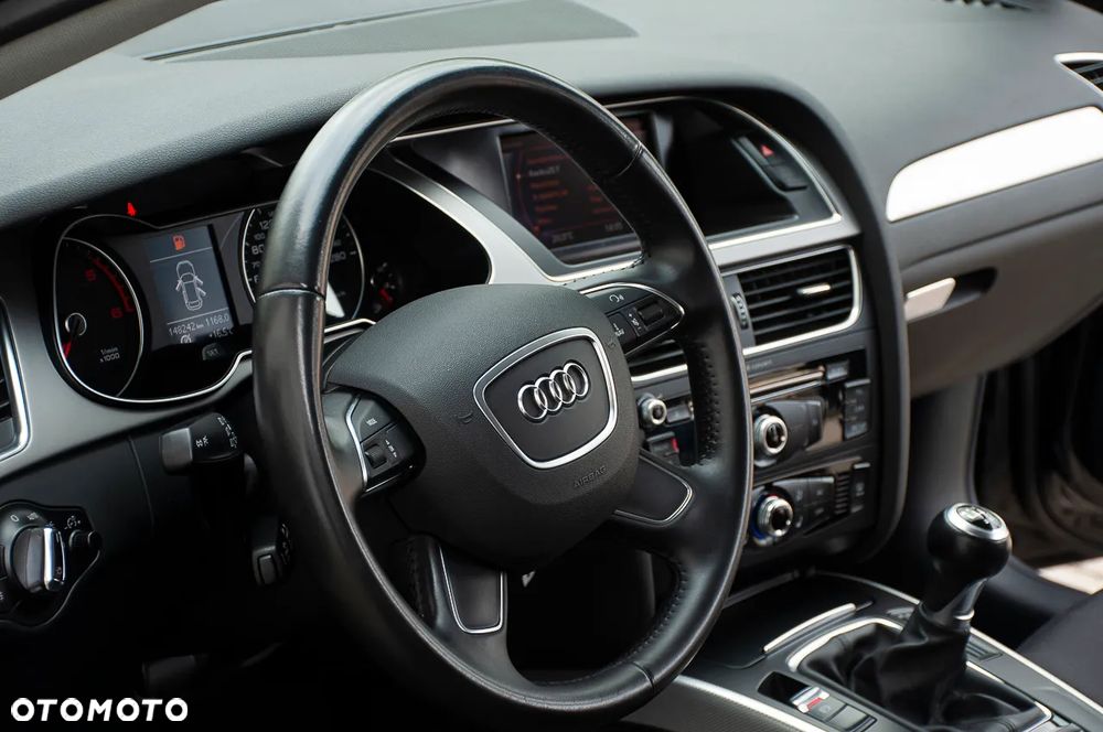 Audi A4 Avant 2.0 TDI DPF clean diesel Ambiente - 30