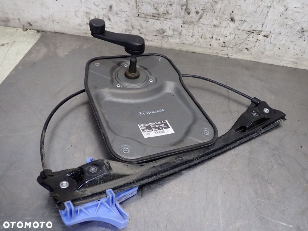 PODNOŚNIK SZYB PRAWY TYŁ SKODA ROOMSTER PREMIA 1.4 - 1