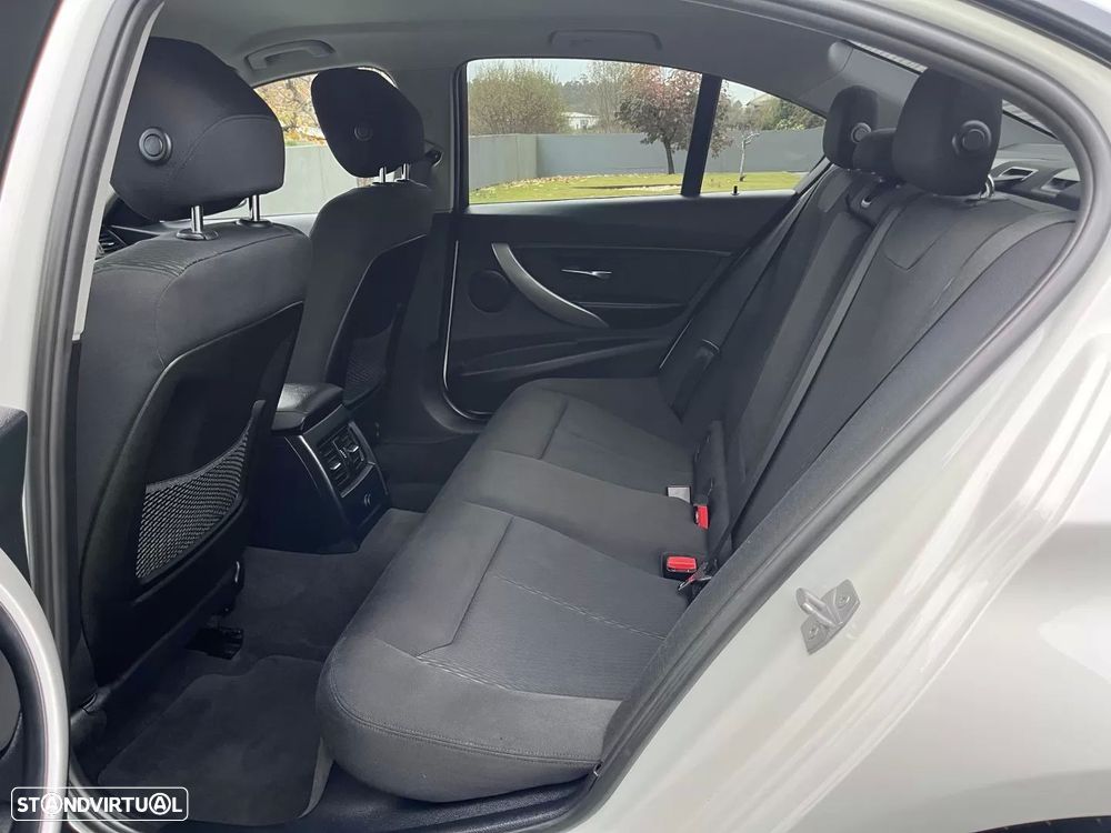 BMW 316 d Line Sport - 42