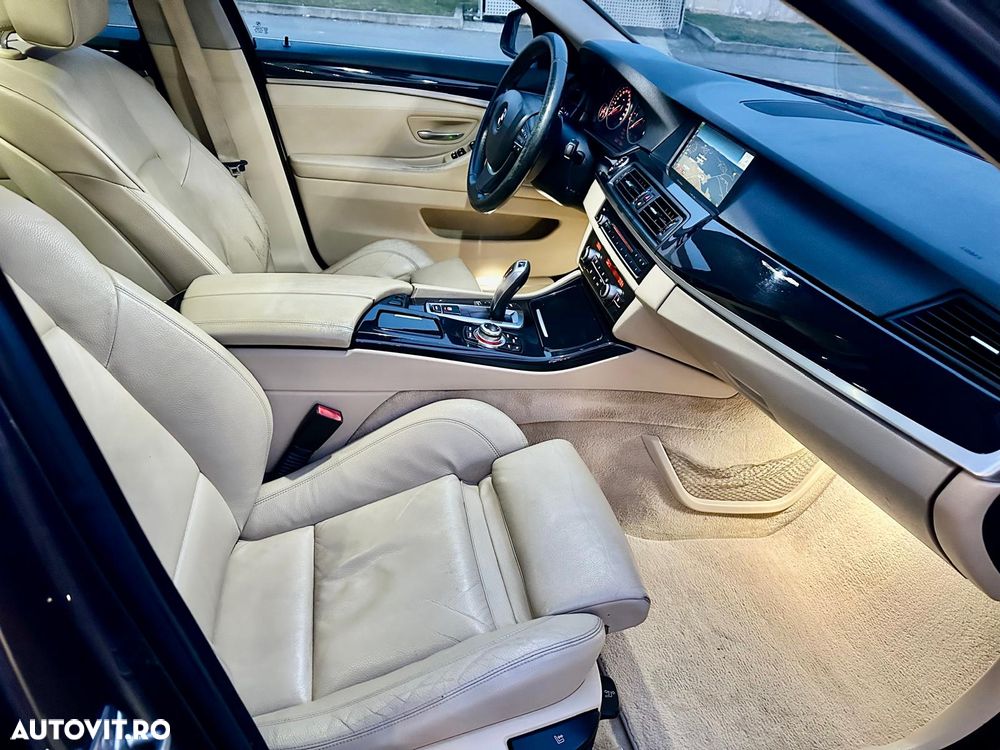 BMW Seria 5 525d xDrive - 11