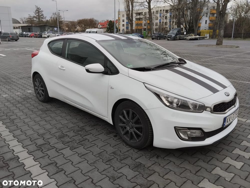 Kia Ceed 1.6 GDI L - 1