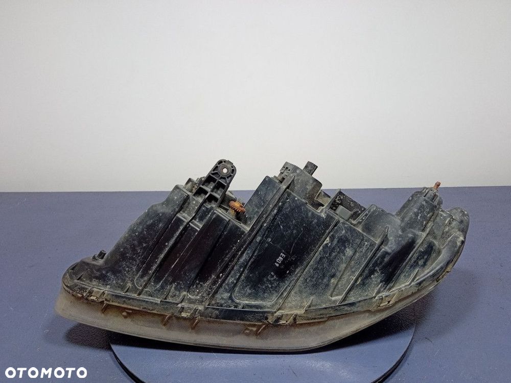 SSANGYONG RODIUS I REFLEKTOR PRAWY PRZÓD LAMPA PRZEDNIA - 3