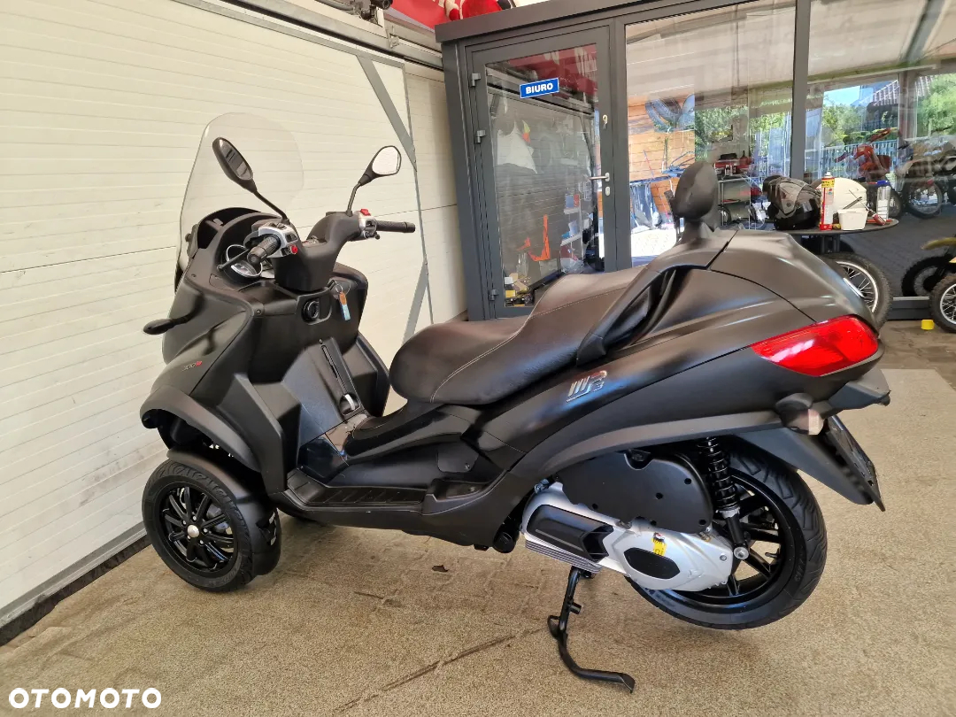 Piaggio MP-3 - 24